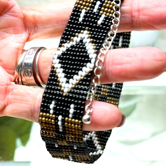 Tribal Style Beaded Choker Necklace - Black, White and gold color - Picture 4 of 8